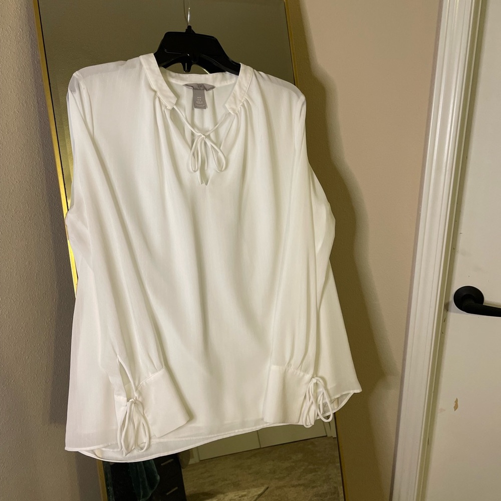 White long sleeve blouse.